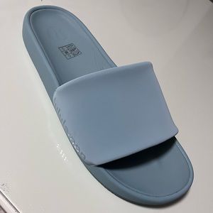 Lululemon’s restfeel slide. Size 10